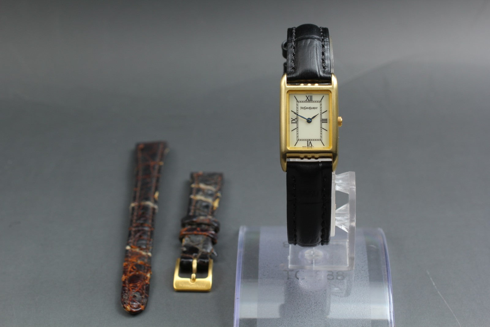 Near MINT Yves Saint Laurent 17mm 5420-F46860 Quartz Roman Tank Women's Vintage
