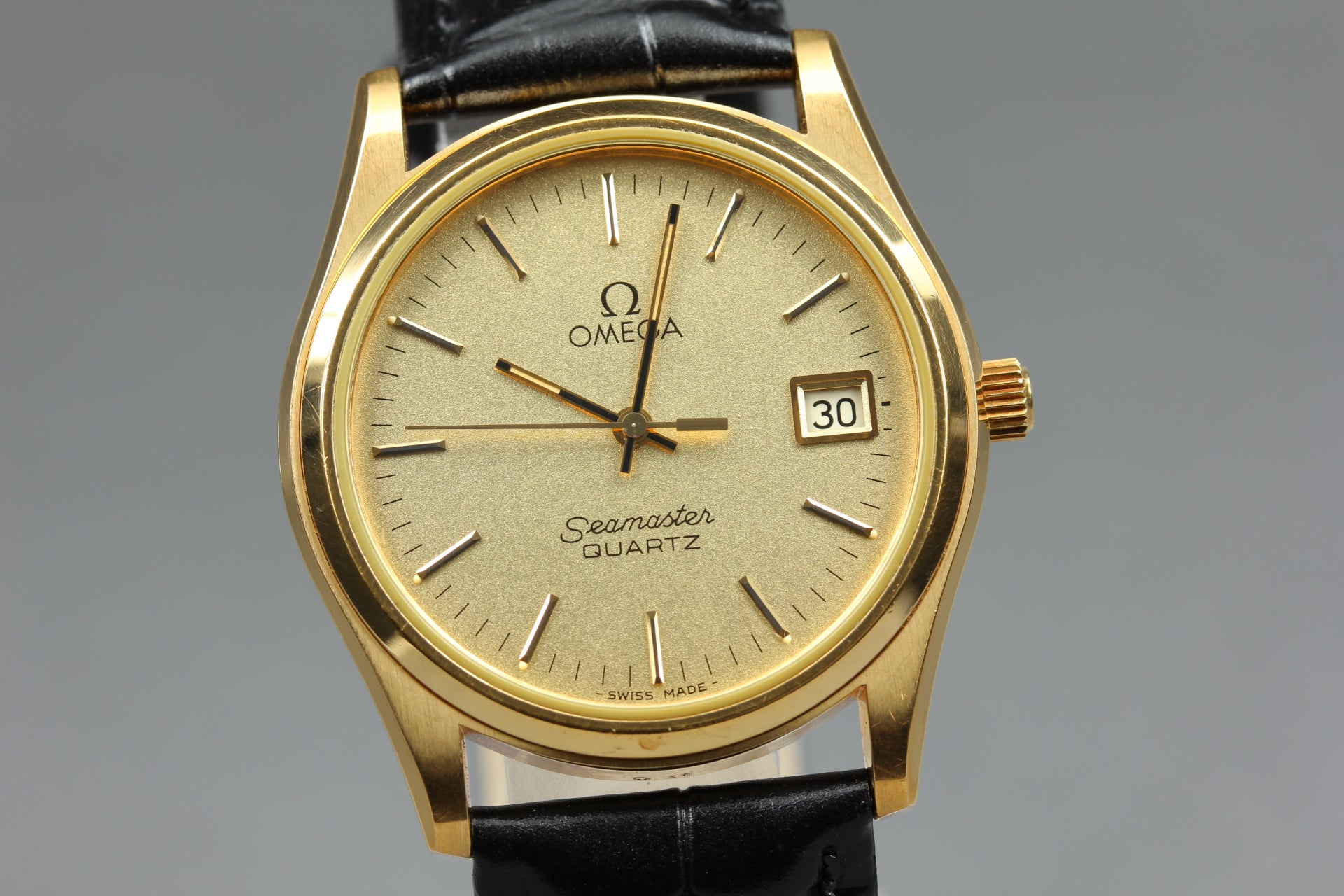 1979 MINT OMEGA Seamaster 34mm 196.0190 Quartz Gold Dial Men's Watch Vintage