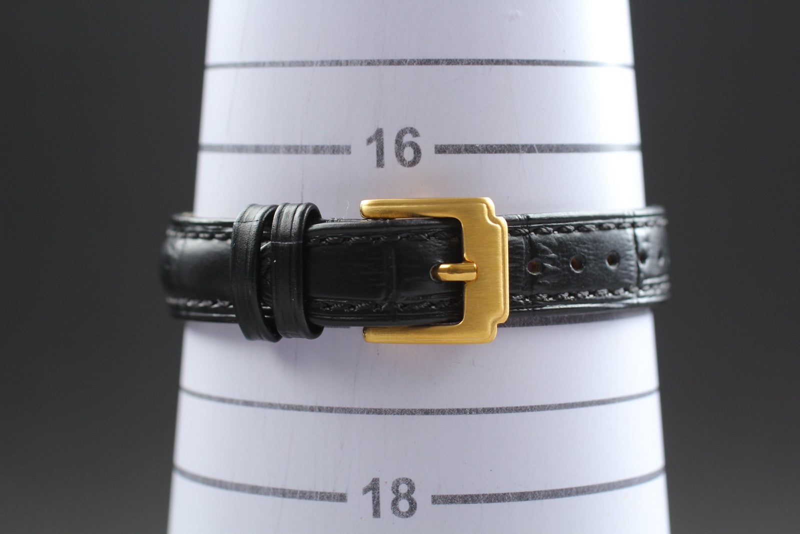 Near MINT Yves Saint Laurent 17mm 5420-F46860 Quartz Roman Tank Women's Vintage