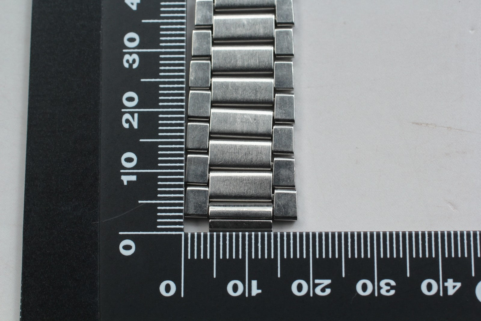 Near MINT OMEGA Caterpillar Bracelet 18mm FF630/1035 Stainless Steel Men Vintage