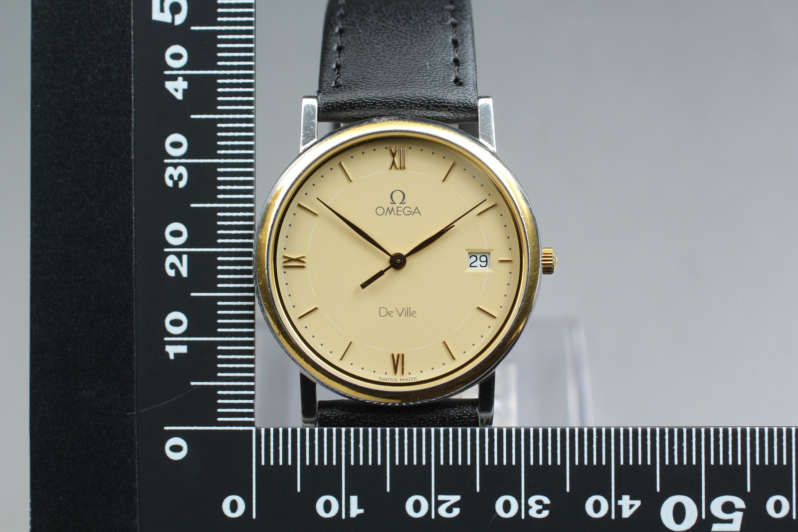 1992 Near MINT OMEGA De Ville 32mm 196.2430 Quartz Roman Dial Men's Vintage