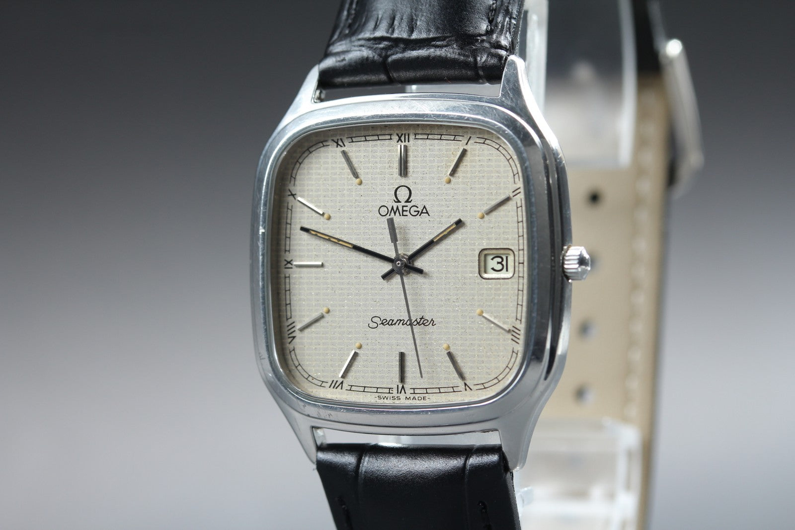 1987 Near MINT OMEGA Seamaster 31mm 196.0311 Quartz Silver Roman Men's Vintage