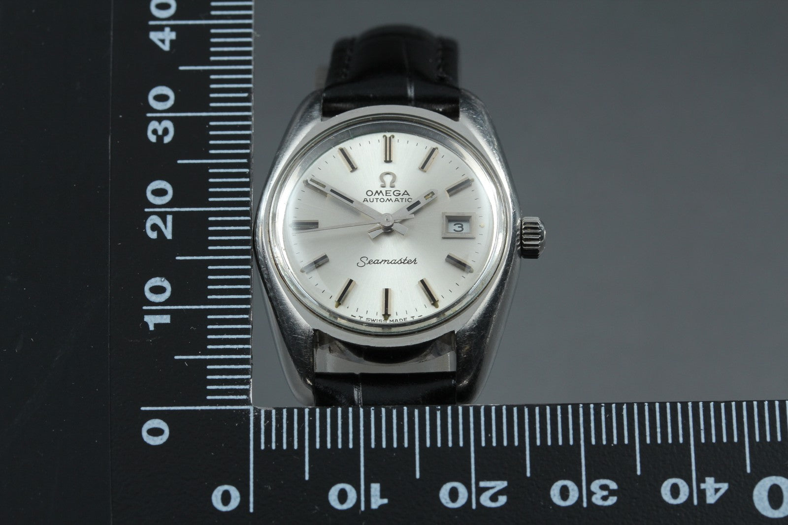 1969 Near MINT OMEGA Seamaster 25mm 566.026 Automatic Silver Dial Women Vintage