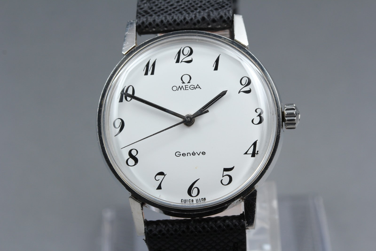 1969 Near MINT OMEGA Geneve 34mm 135.011 Manual White Arabic Dial Men's Vintage