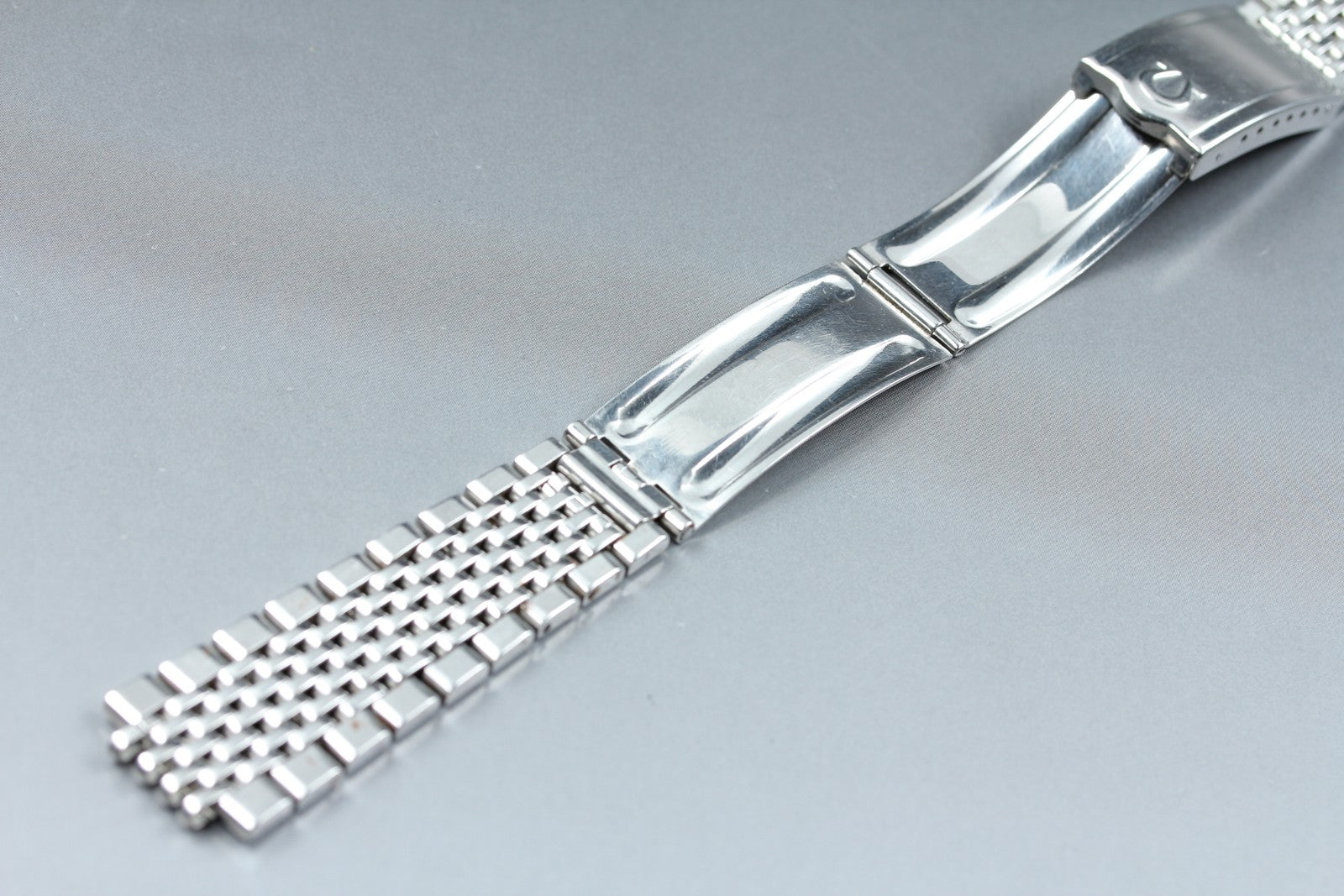 Near MINT OMEGA Beads of Rice Bracelet FF523/1068 18mm Silver Men's Vintage