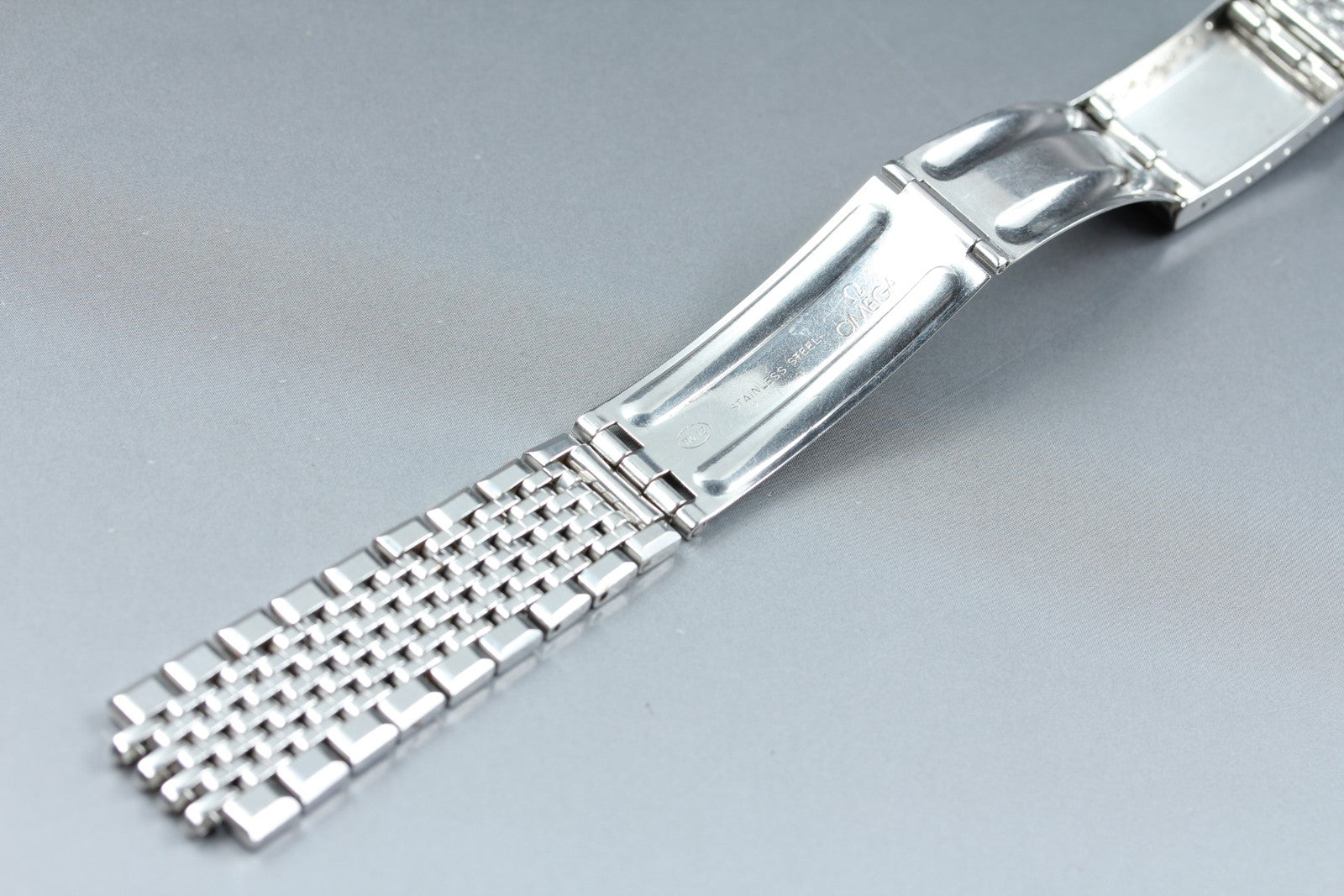 Near MINT OMEGA Beads of Rice Bracelet FF523/1068 18mm Silver Men's Vintage