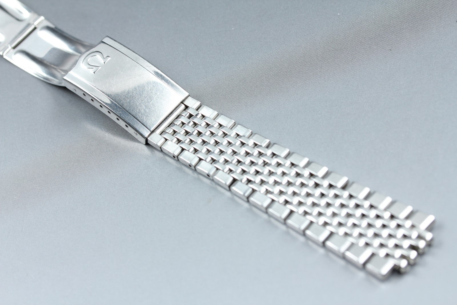 Near MINT OMEGA Beads of Rice Bracelet FF523/1068 18mm Silver Men's Vintage