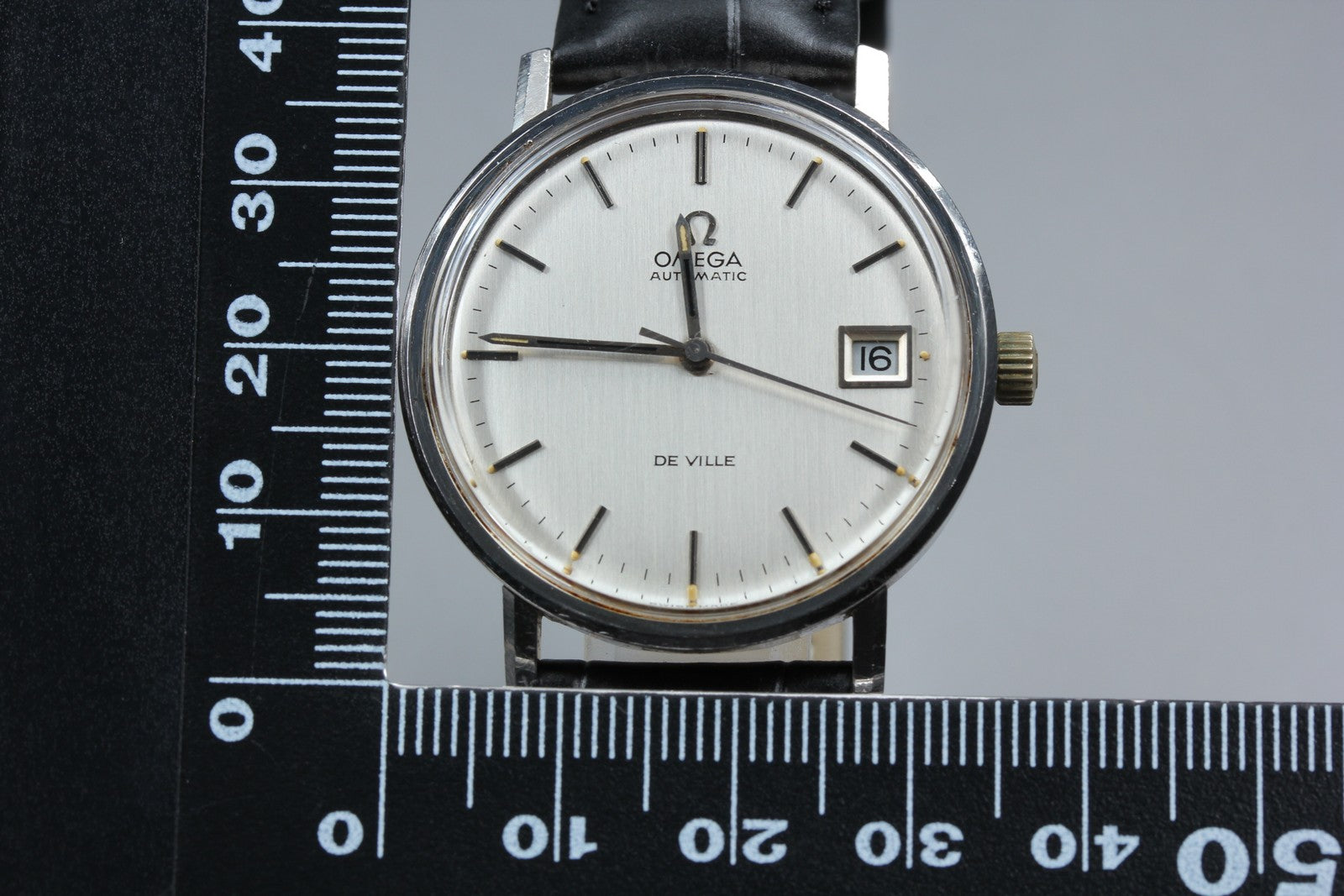 1971 Near MINT OMEGA De Ville 35mm 166.0086 Automatic Silver Dial Men's Vintage