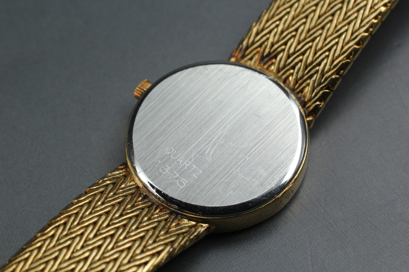1984 Near MINT OMEGA De Ville 20mm 591.0268 Quartz Gold Dial Women's Vintage