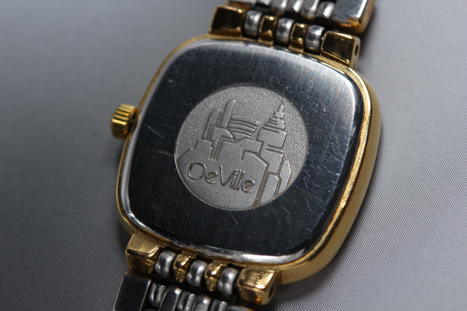 Near MINT OMEGA De Ville 21mm 795.0898.2 Quartz Gold Dial Women's Watch Vintage