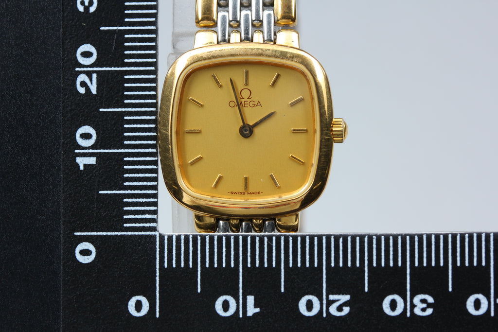 Near MINT OMEGA De Ville 21mm 795.0898.2 Quartz Gold Dial Women's Watch Vintage