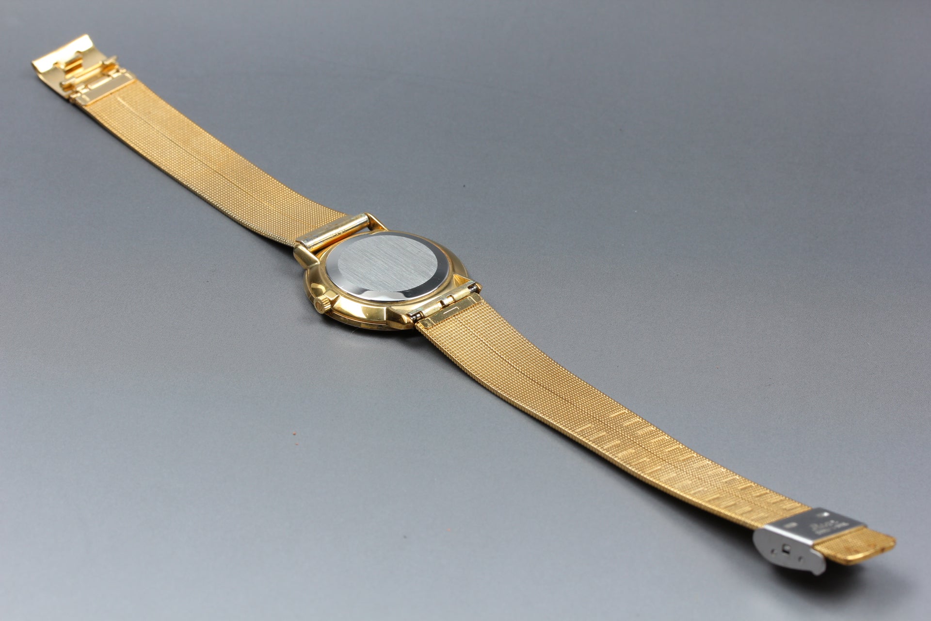 1973 Near MINT OMEGA De Ville 33mm 111.0107 Manual Gold Floral Dial Men Vintage