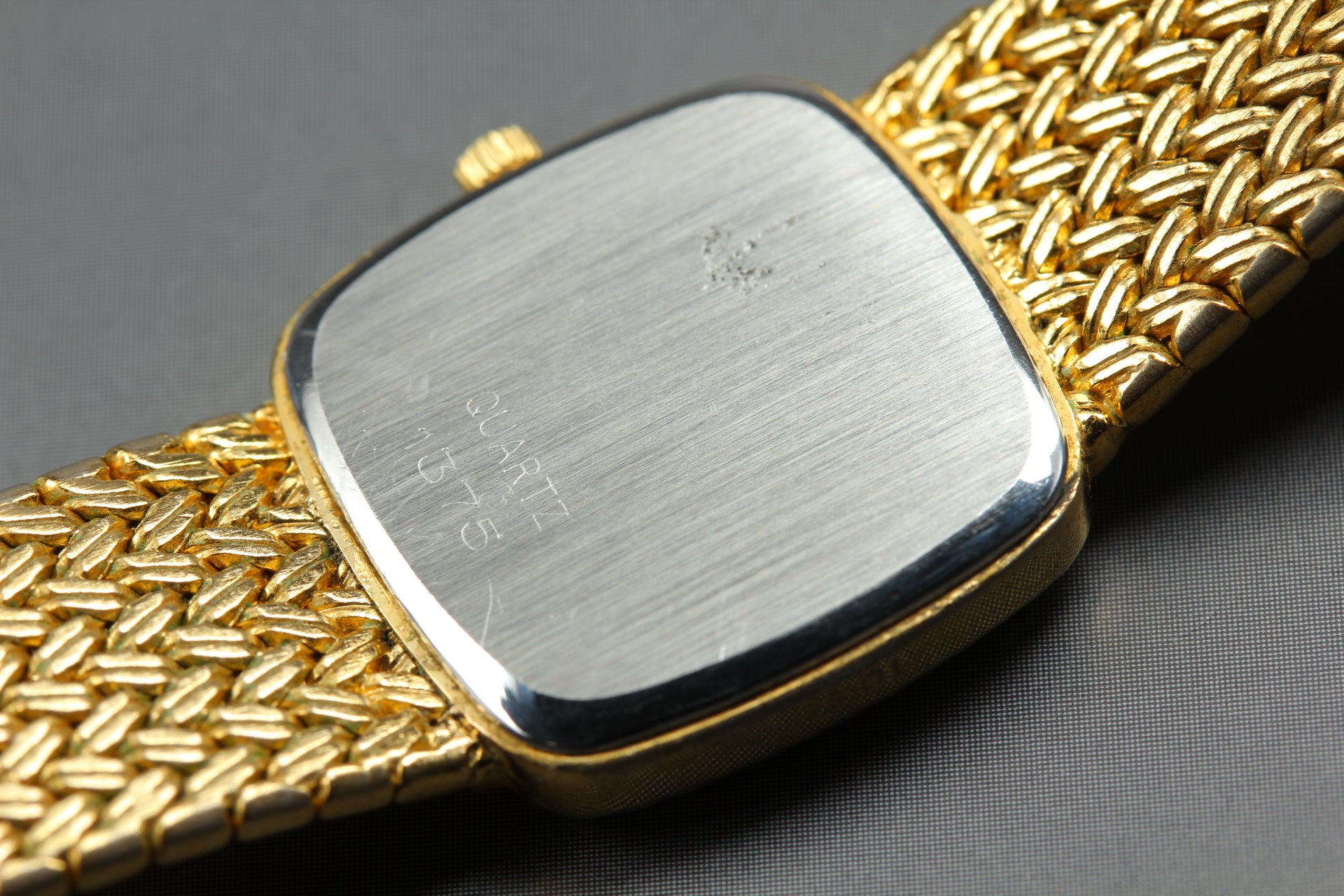 1980s Near MINT OMEGA De Ville 19mm 591.0289 Quartz Gold Roman Women's Vintage