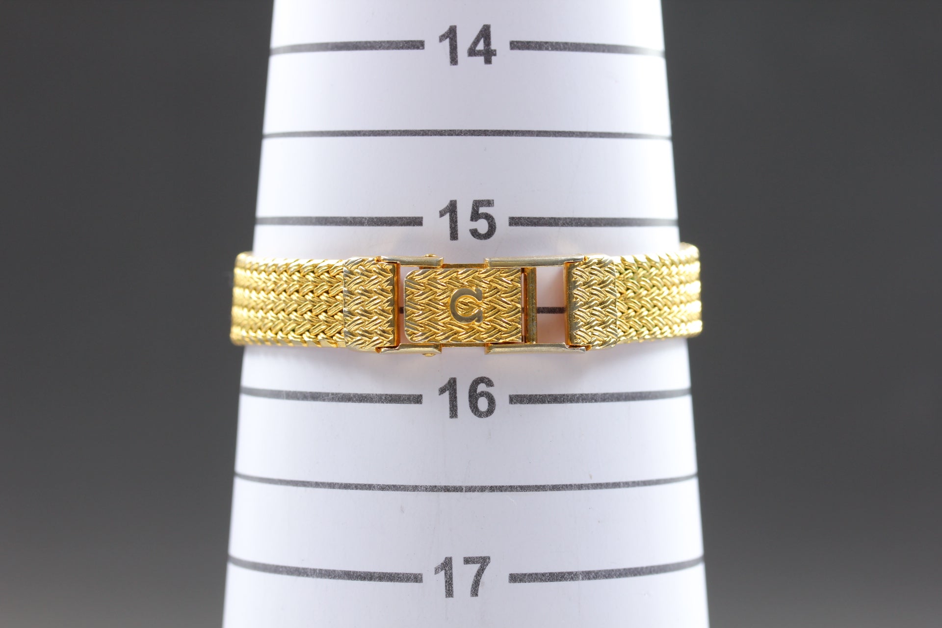 1980s Near MINT OMEGA De Ville 19mm 591.0289 Quartz Gold Roman Women's Vintage