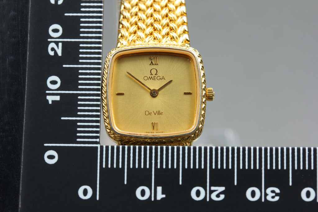 1980s Near MINT OMEGA De Ville 19mm 591.0289 Quartz Gold Roman Women's Vintage