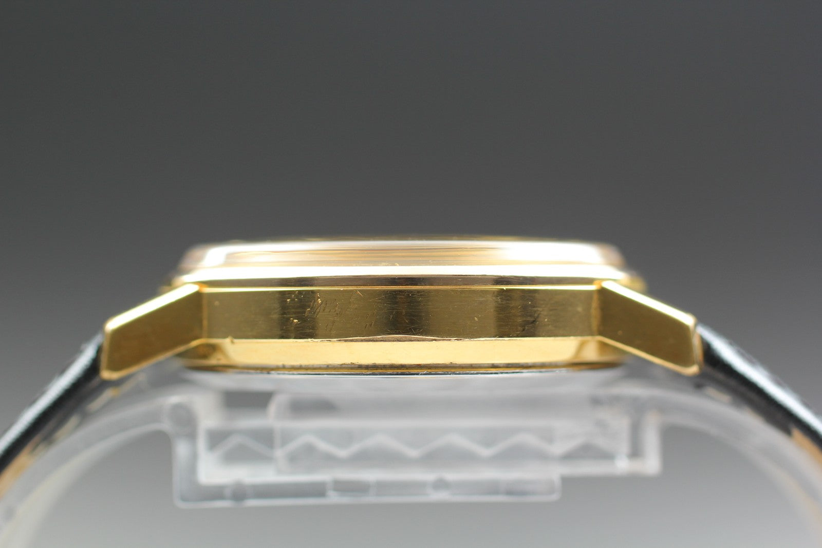 1978 Near MINT OMEGA Seamaster 34mm 166.0202 Automatic Gold Dial Men's Vintage