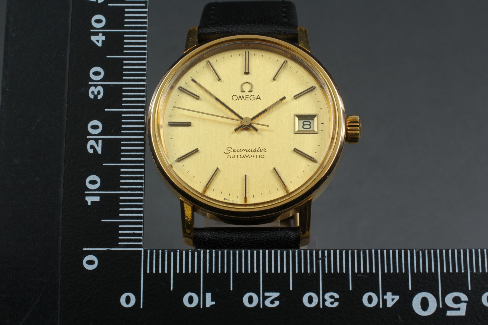 1978 Near MINT OMEGA Seamaster 34mm 166.0202 Automatic Gold Dial Men's Vintage