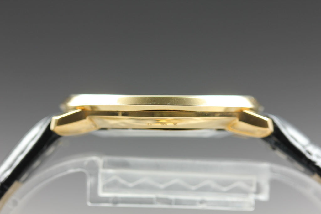1976 Near MINT OMEGA De Ville 33mm 111.0107 Manual Wind Gold Dial Men's Vintage