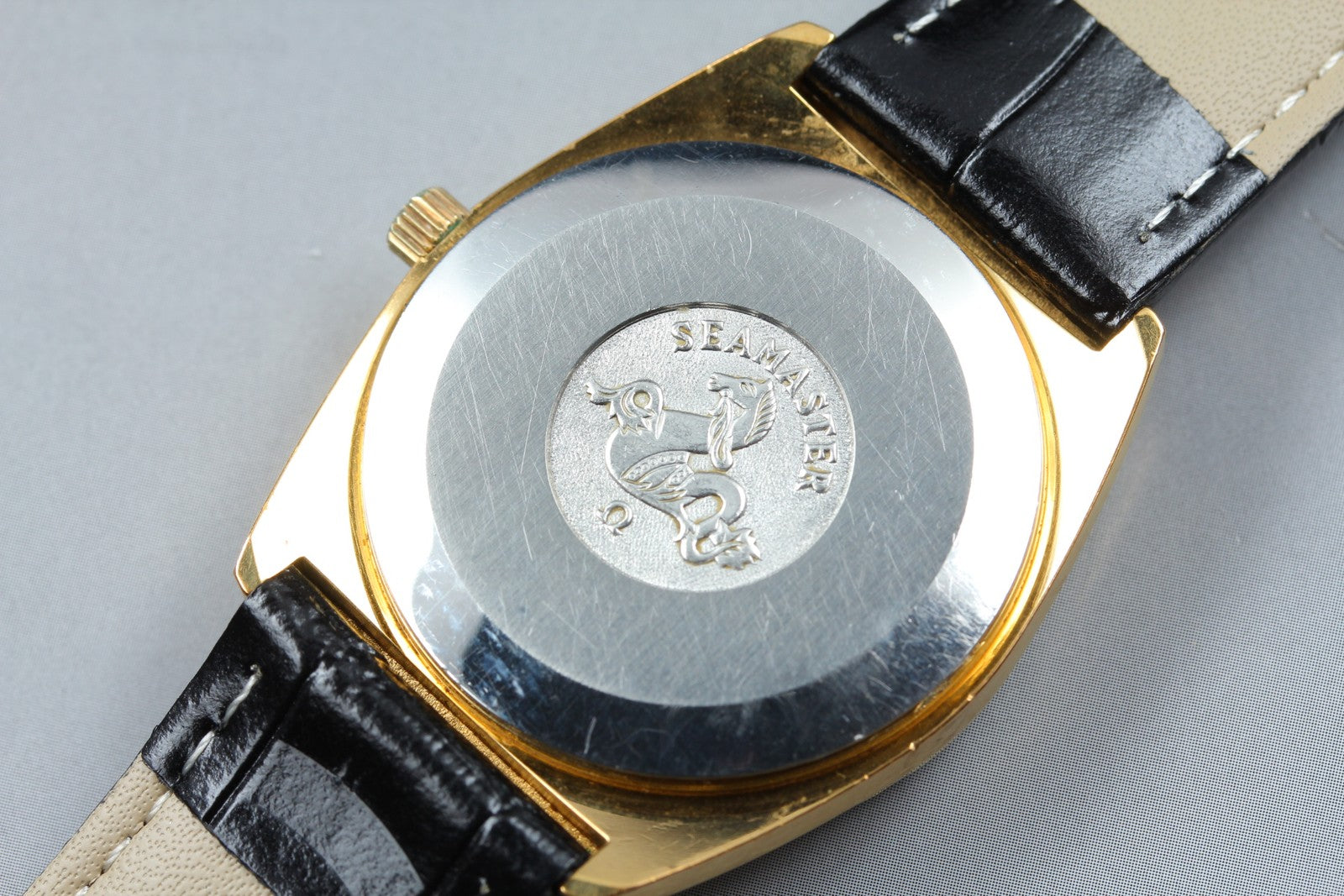 1974 Near MINT OMEGA Seamaster 34mm 166.0204 Automatic Gold Dial Men's Vintage