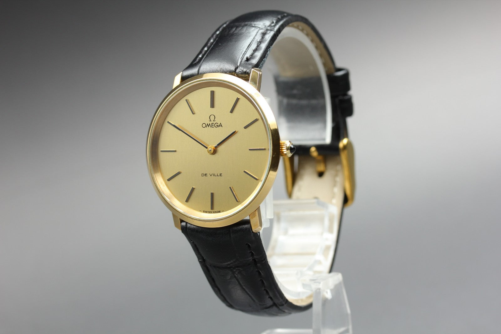 1976 Near MINT OMEGA De Ville 33mm 111.0107 Manual Wind Gold Dial Men's Vintage