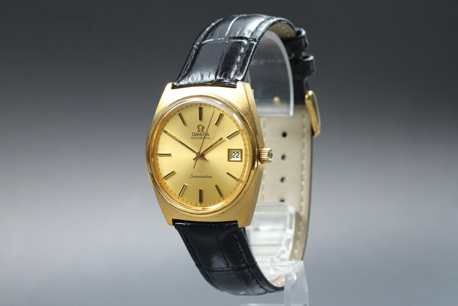 1974 Near MINT OMEGA Seamaster 34mm 166.0204 Automatic Gold Dial Men's Vintage