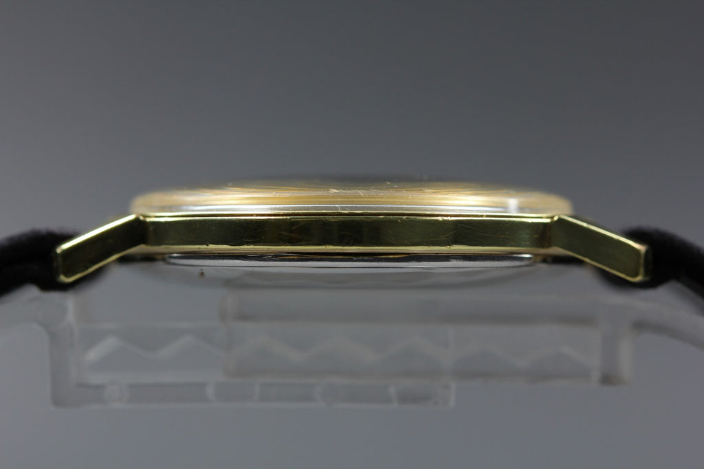 1976 Near MINT OMEGA De Ville 32mm 111.0114 Manual Wind Gold Dial Men's Vintage