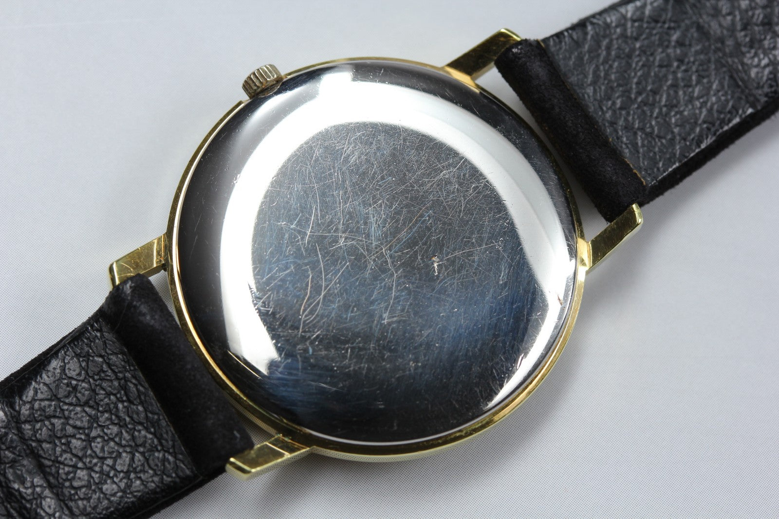 1976 Near MINT OMEGA De Ville 32mm 111.0114 Manual Wind Gold Dial Men's Vintage