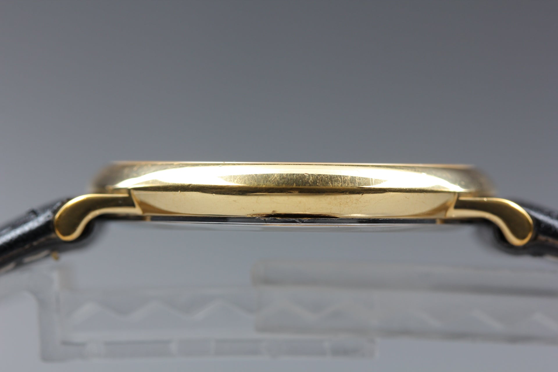 1988 Near MINT OMEGA De Ville 32mm 196.0312.1 Quartz Gold Dial Men's Vintage