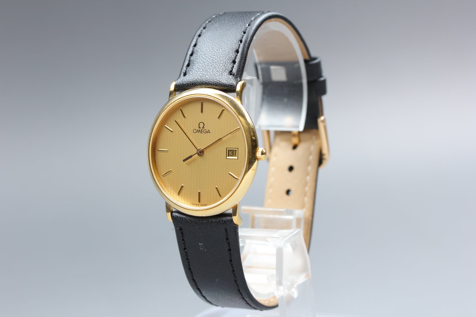 1988 Near MINT OMEGA De Ville 32mm 196.0312.1 Quartz Gold Dial Men's Vintage
