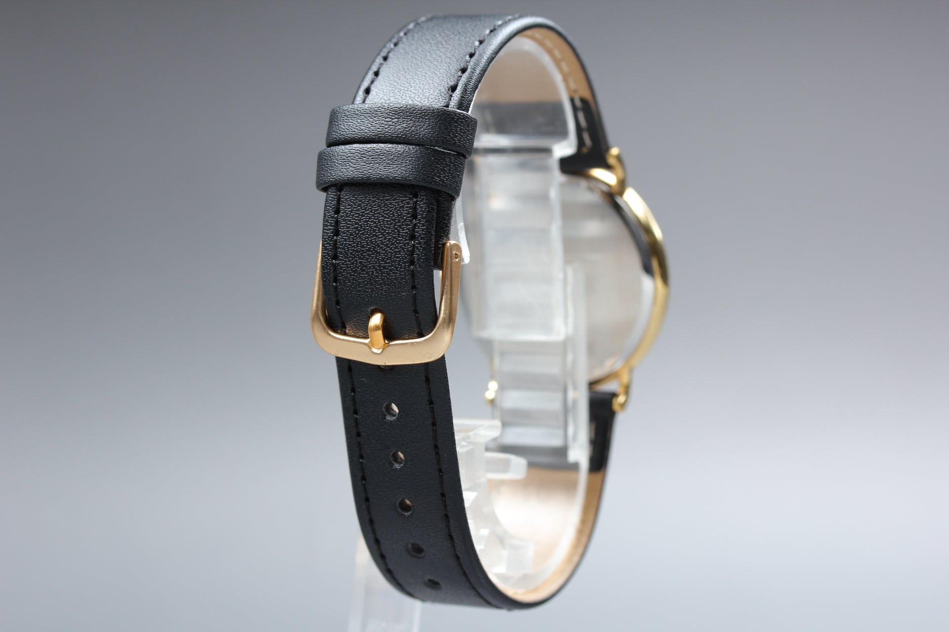 1988 Near MINT OMEGA De Ville 32mm 196.0312.1 Quartz Gold Dial Men's Vintage