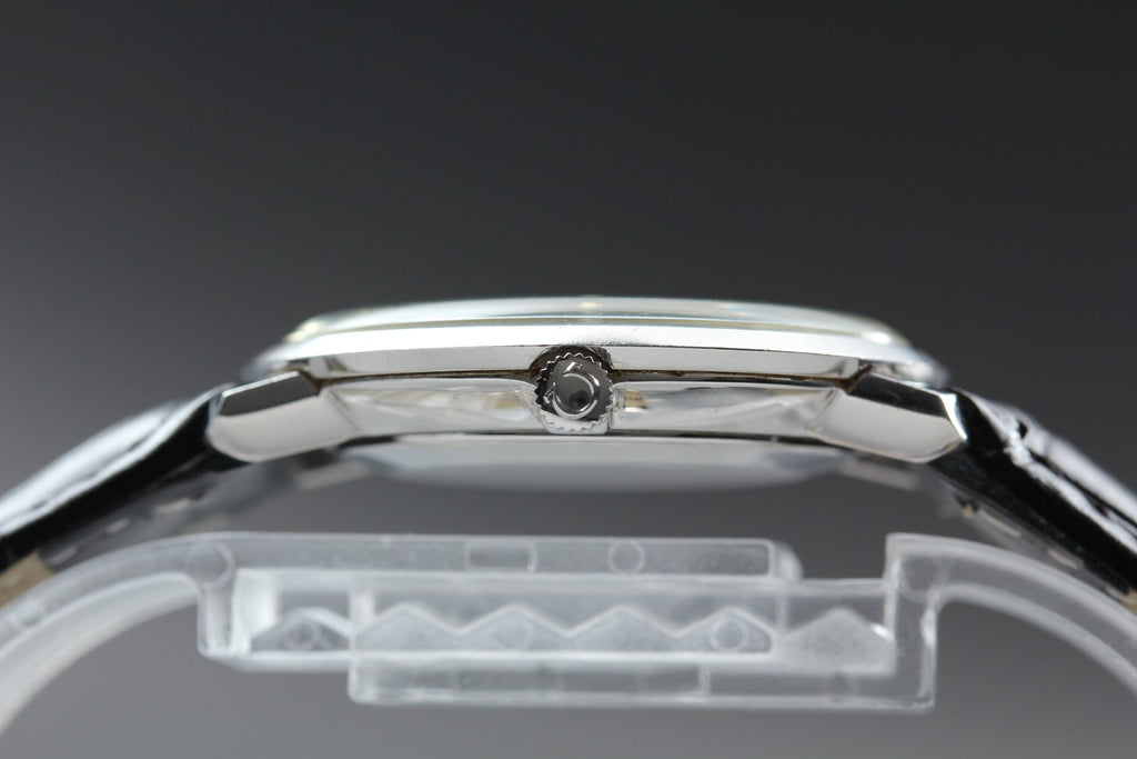 1972 Near MINT OMEGA De Ville 33mm 111.077 Manual White Roman Dial Men's Vintage