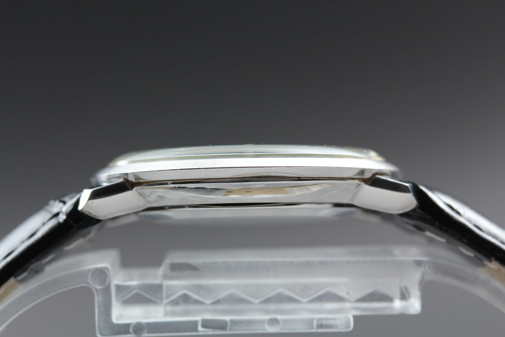 1972 Near MINT OMEGA De Ville 33mm 111.077 Manual White Roman Dial Men's Vintage