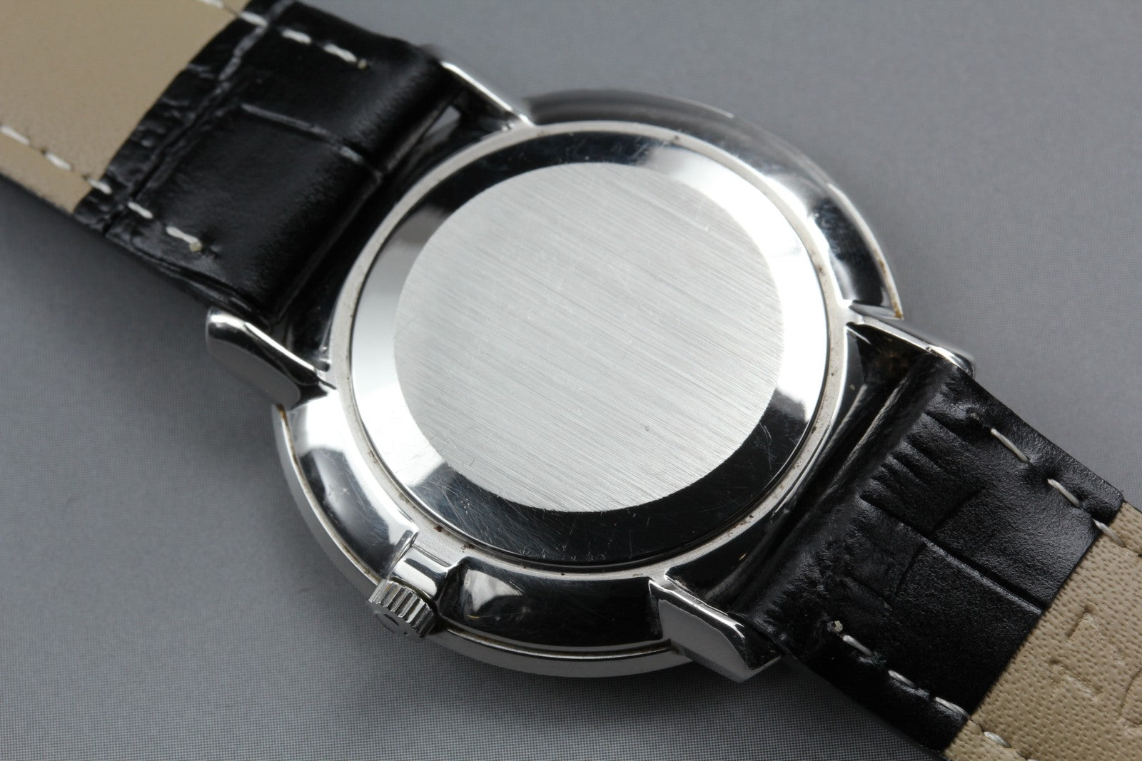 1972 Near MINT OMEGA De Ville 33mm 111.077 Manual White Roman Dial Men's Vintage