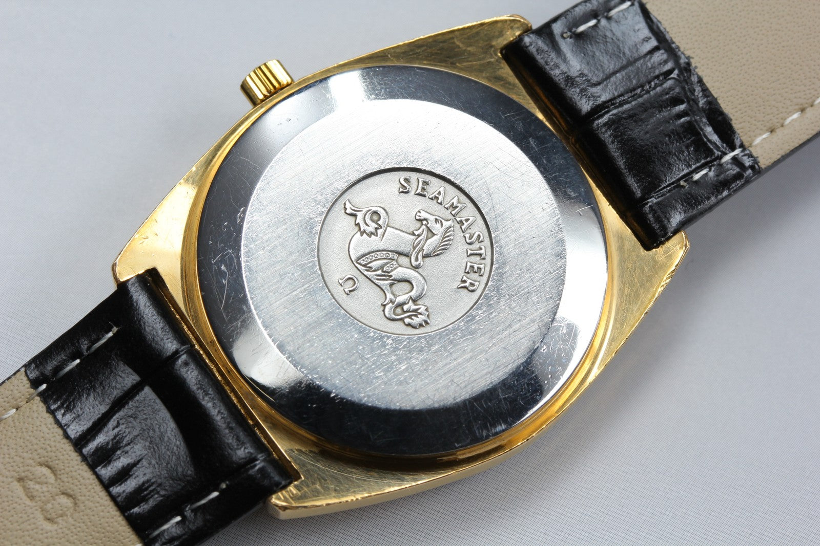 1977 Near MINT OMEGA Seamaster 34mm 166.0204 Automatic Gold Dial Men's Vintage