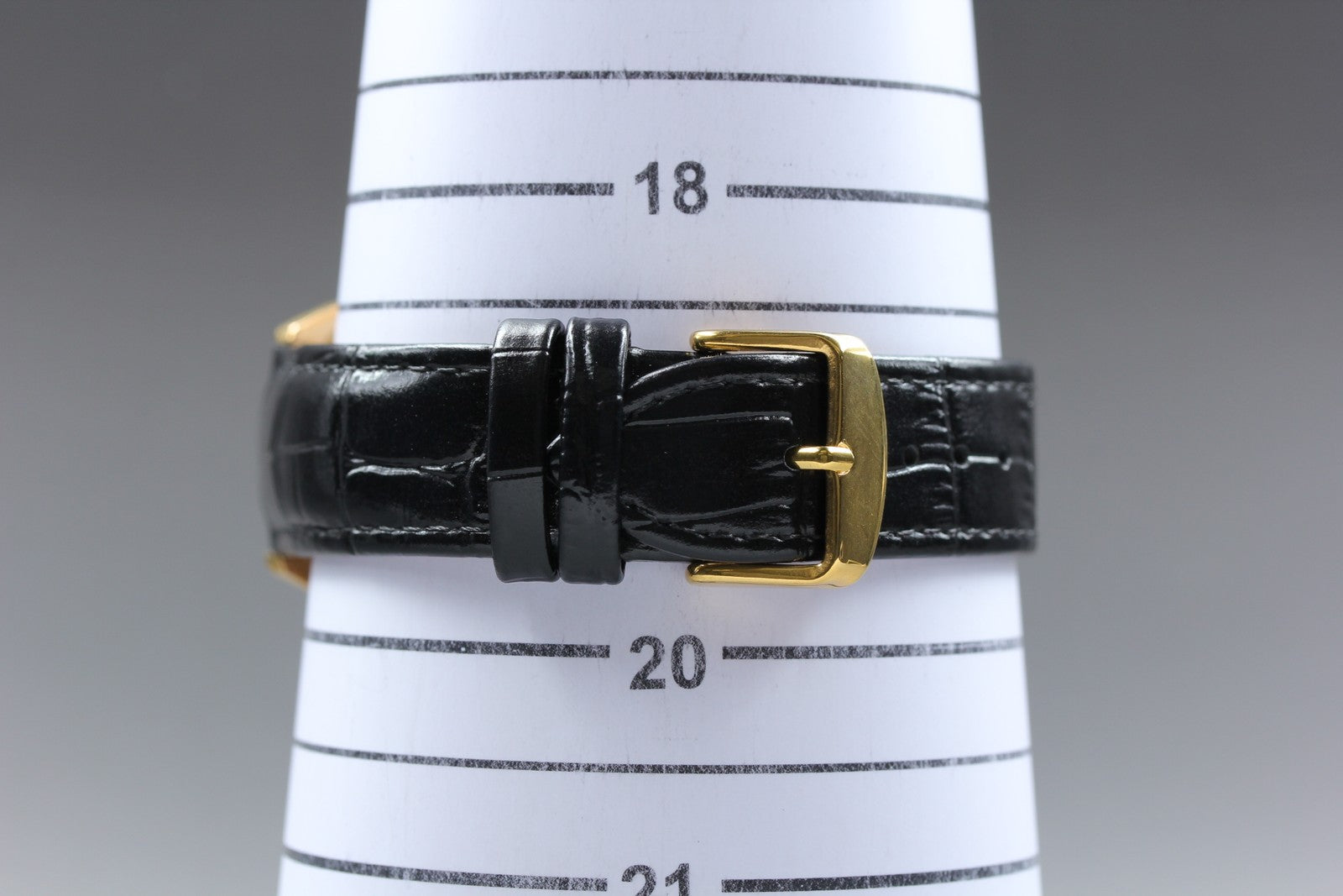 1977 Near MINT OMEGA Seamaster 34mm 166.0204 Automatic Gold Dial Men's Vintage