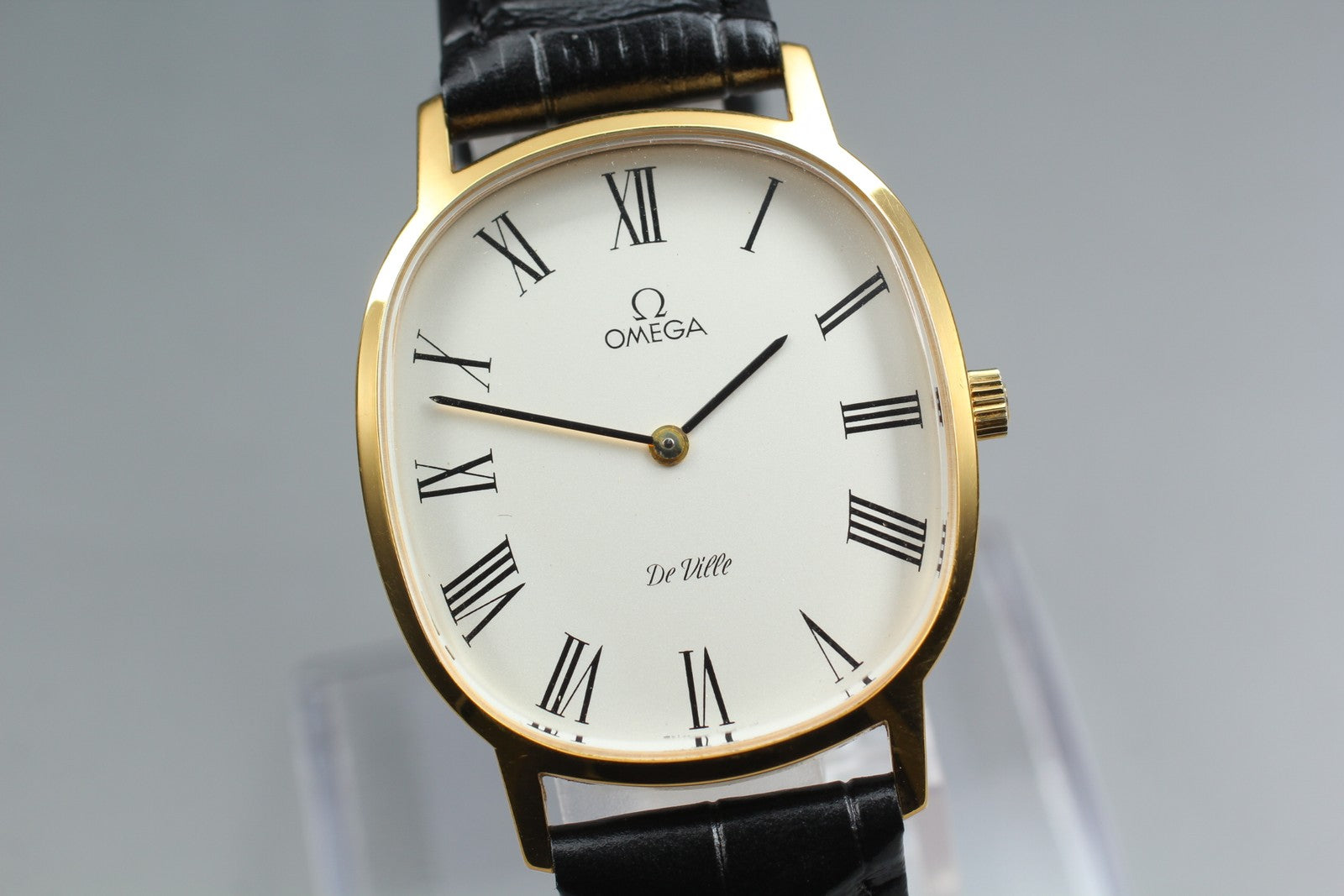 1979 Near MINT OMEGA De Ville 31mm 111.0148 Manual White Roman Dial Men Vintage