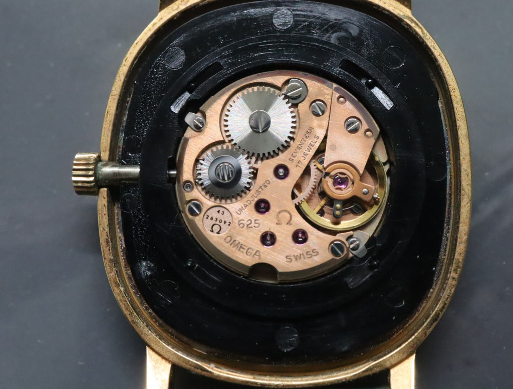 1979 Near MINT OMEGA De Ville 31mm 111.0148 Manual White Roman Dial Men Vintage