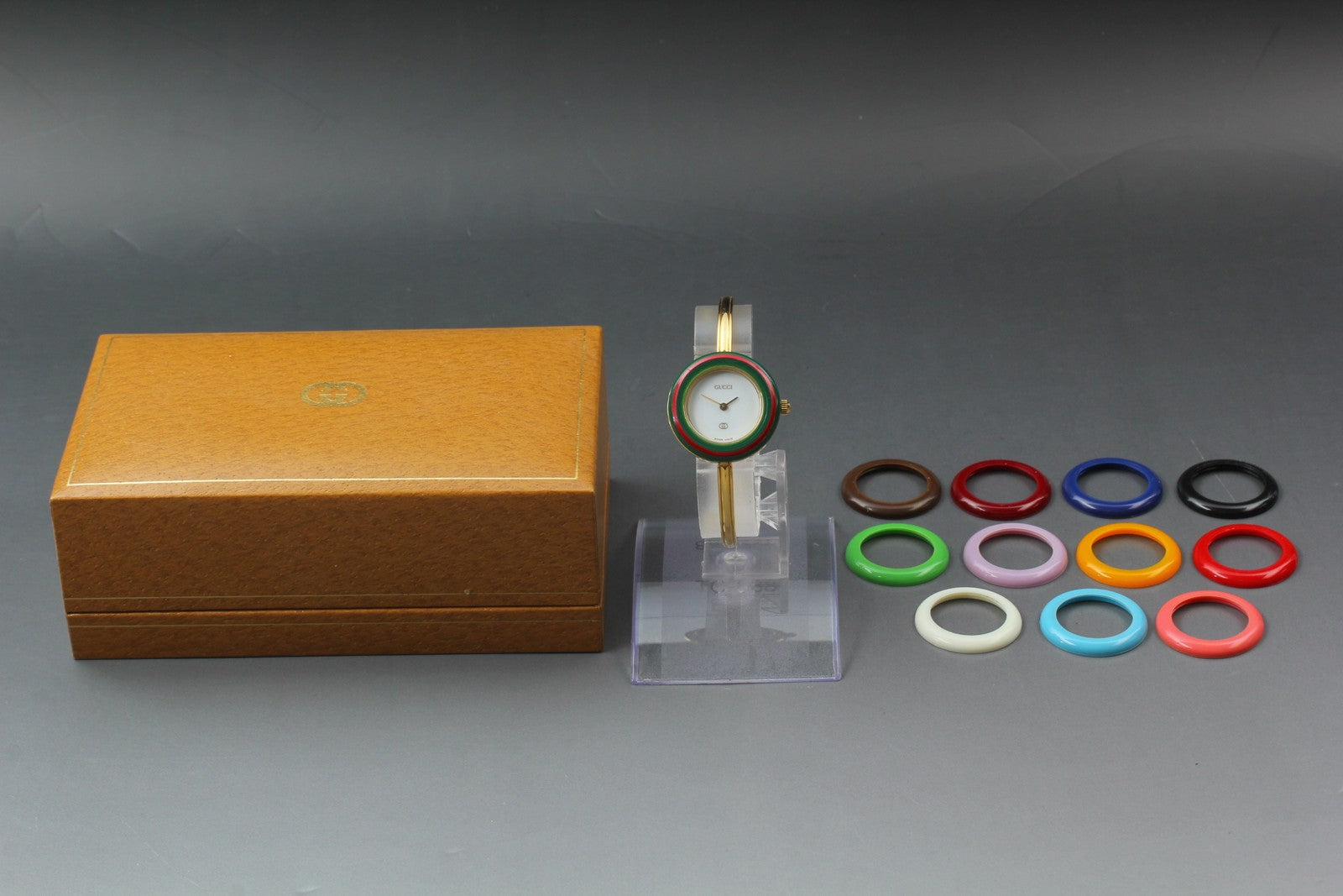 Near MINT/Box GUCCI Change Bezel 11/12 26mm 12 Colors Quartz Gold Women Vintage