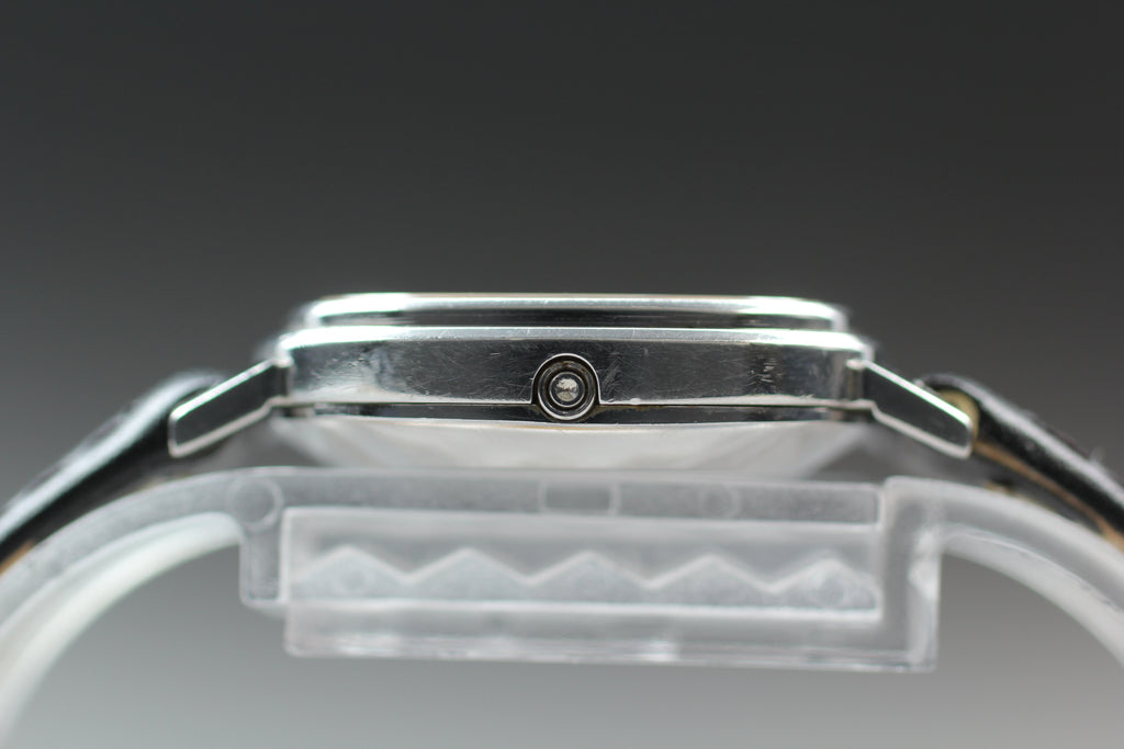 1979 Near MINT OMEGA De Ville 24mm 591.0021 Quartz Silver Dial Women's Vintage