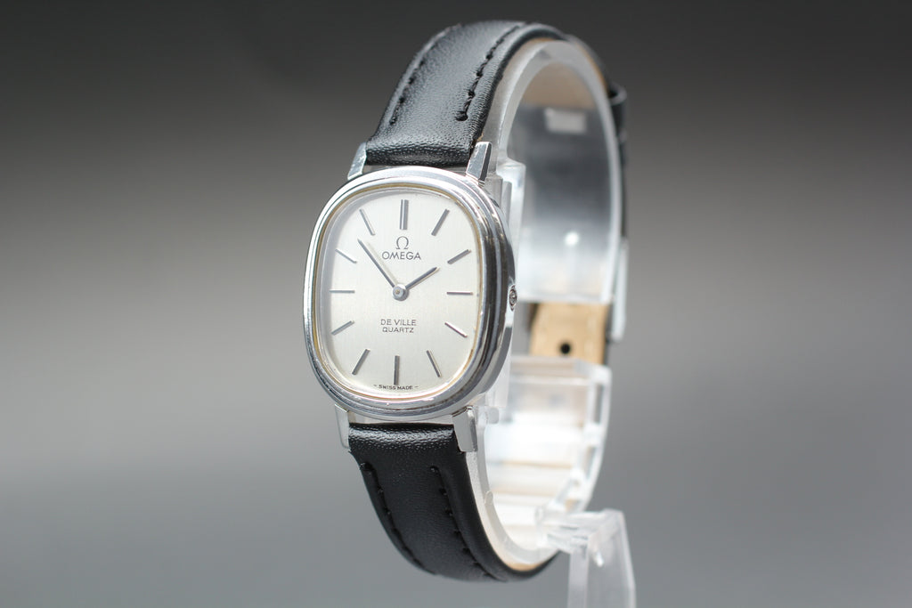 1979 Near MINT OMEGA De Ville 24mm 591.0021 Quartz Silver Dial Women's Vintage