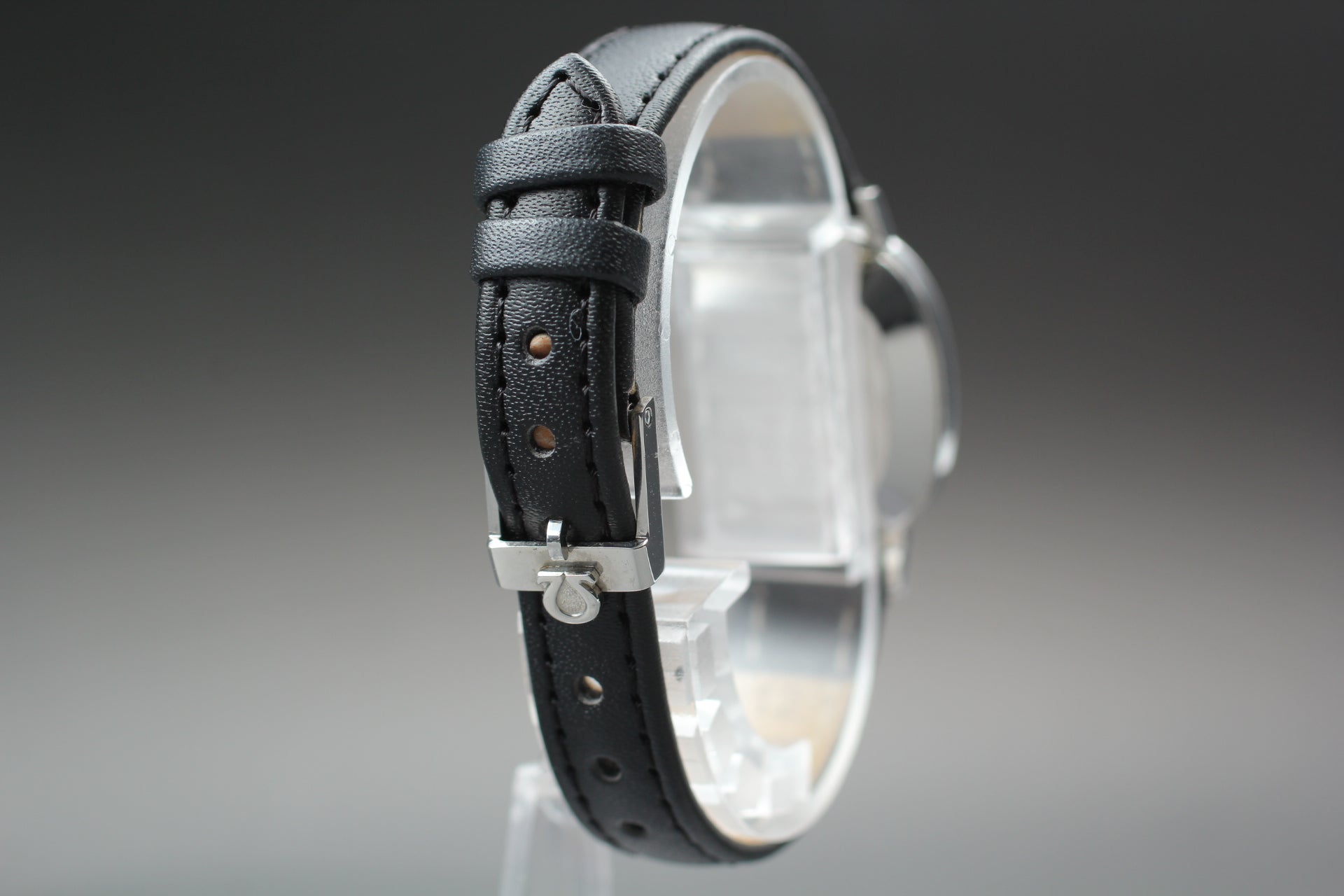 1979 Near MINT OMEGA De Ville 24mm 591.0021 Quartz Silver Dial Women's Vintage