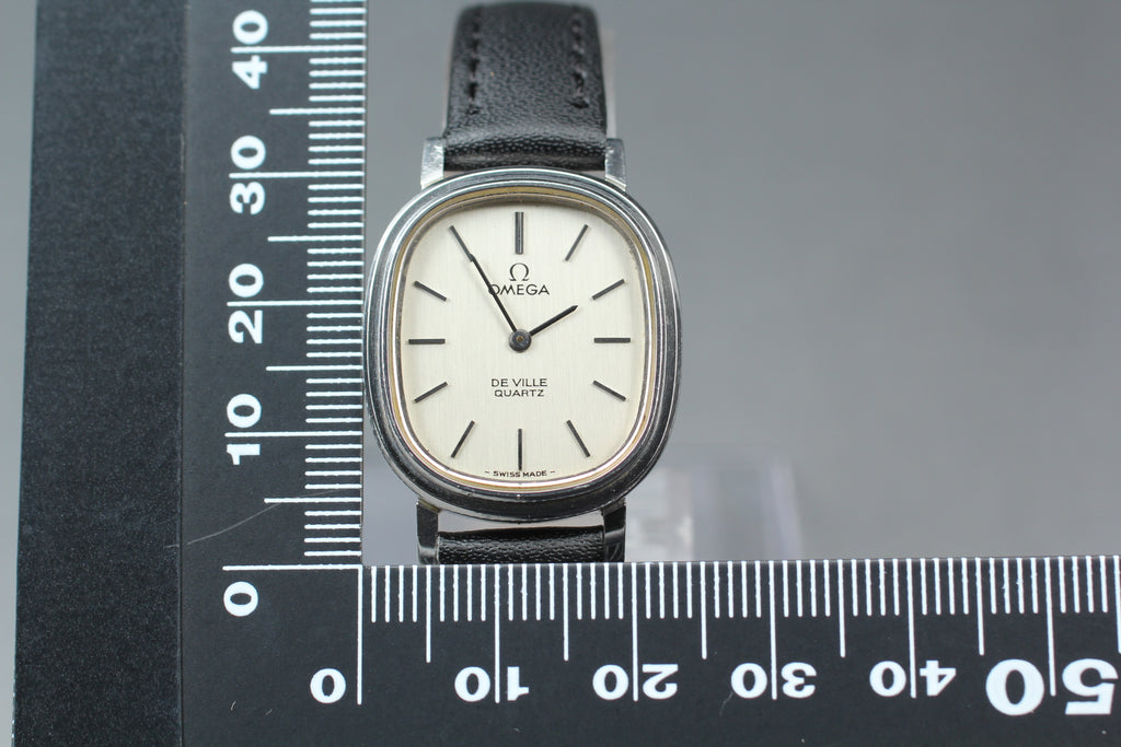 1979 Near MINT OMEGA De Ville 24mm 591.0021 Quartz Silver Dial Women's Vintage