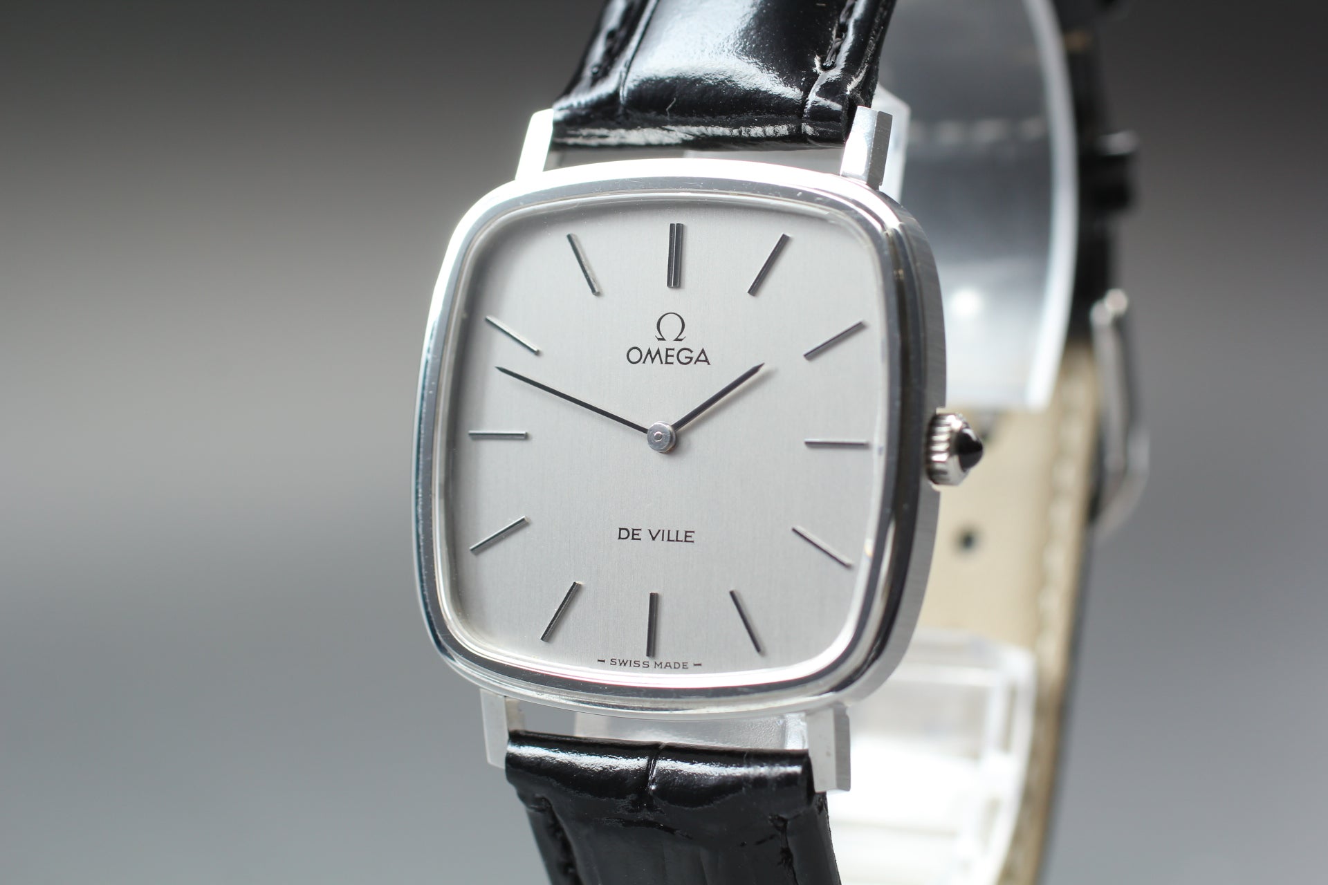 Serviced 1978 MINT OMEGA De Ville 31mm 111.0118 Manual Silver Dial Men's Vintage