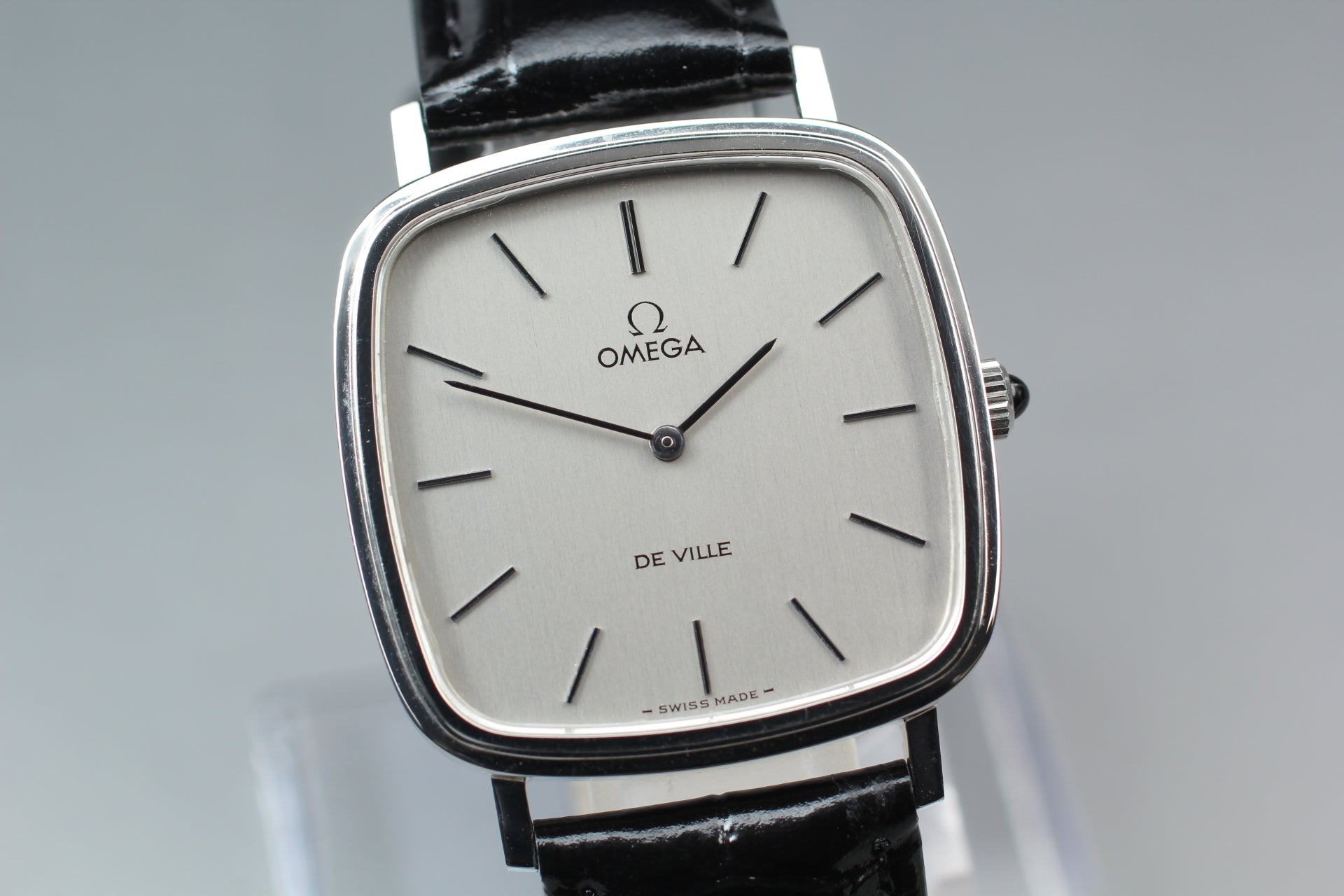 Serviced 1978 MINT OMEGA De Ville 31mm 111.0118 Manual Silver Dial Men's Vintage