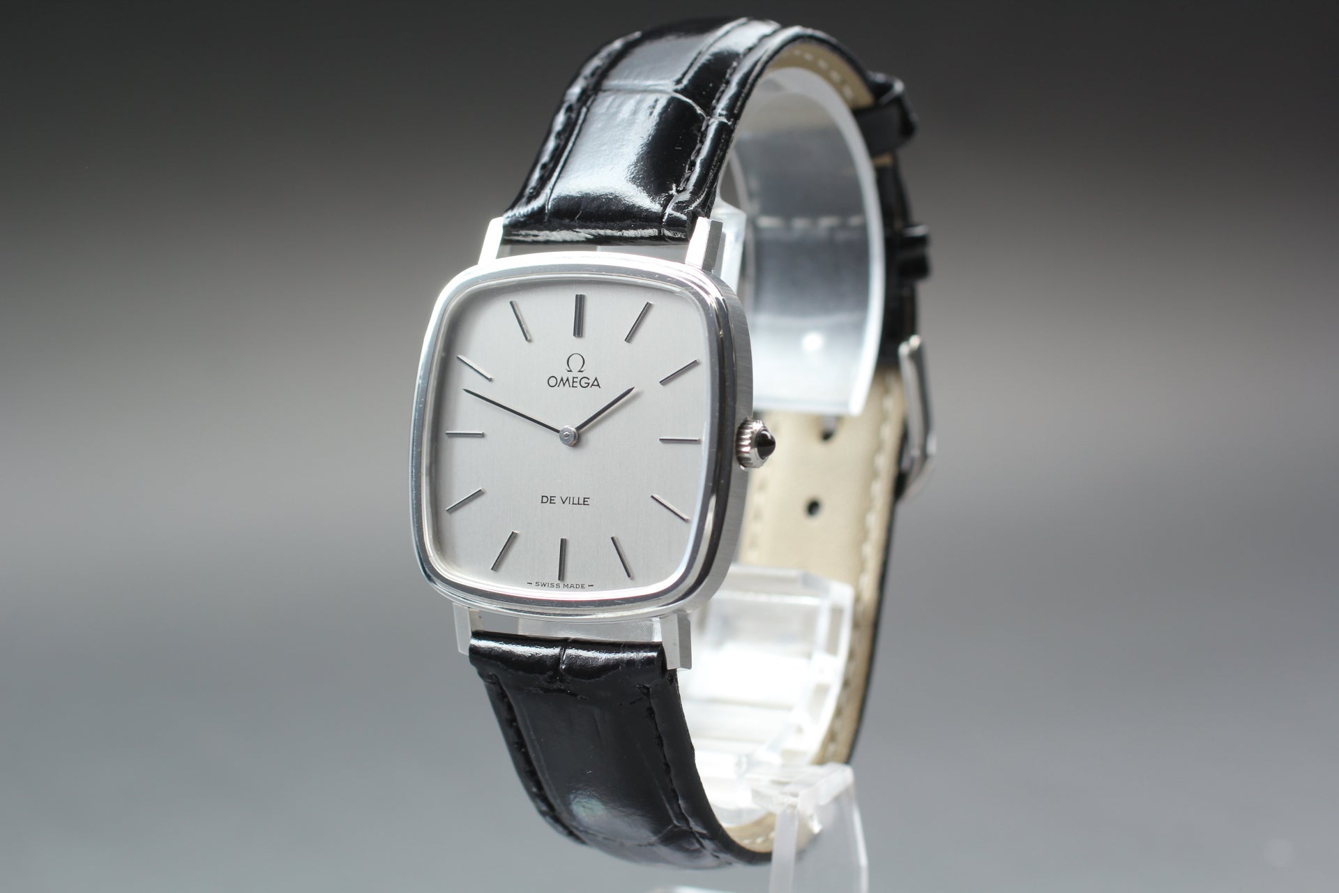 Serviced 1978 MINT OMEGA De Ville 31mm 111.0118 Manual Silver Dial Men's Vintage