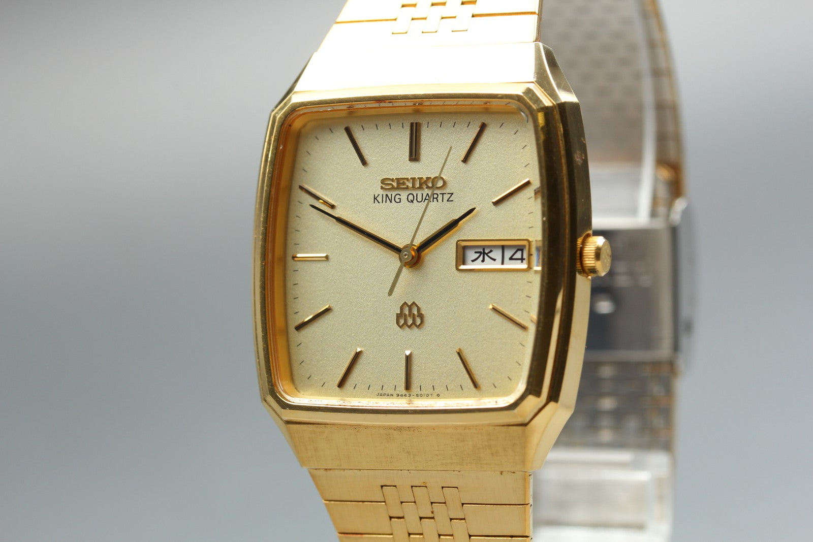 1982 Near MINT SEIKO King twin Quartz 32mm 9443-5020 Gold Dial Men's Vintage