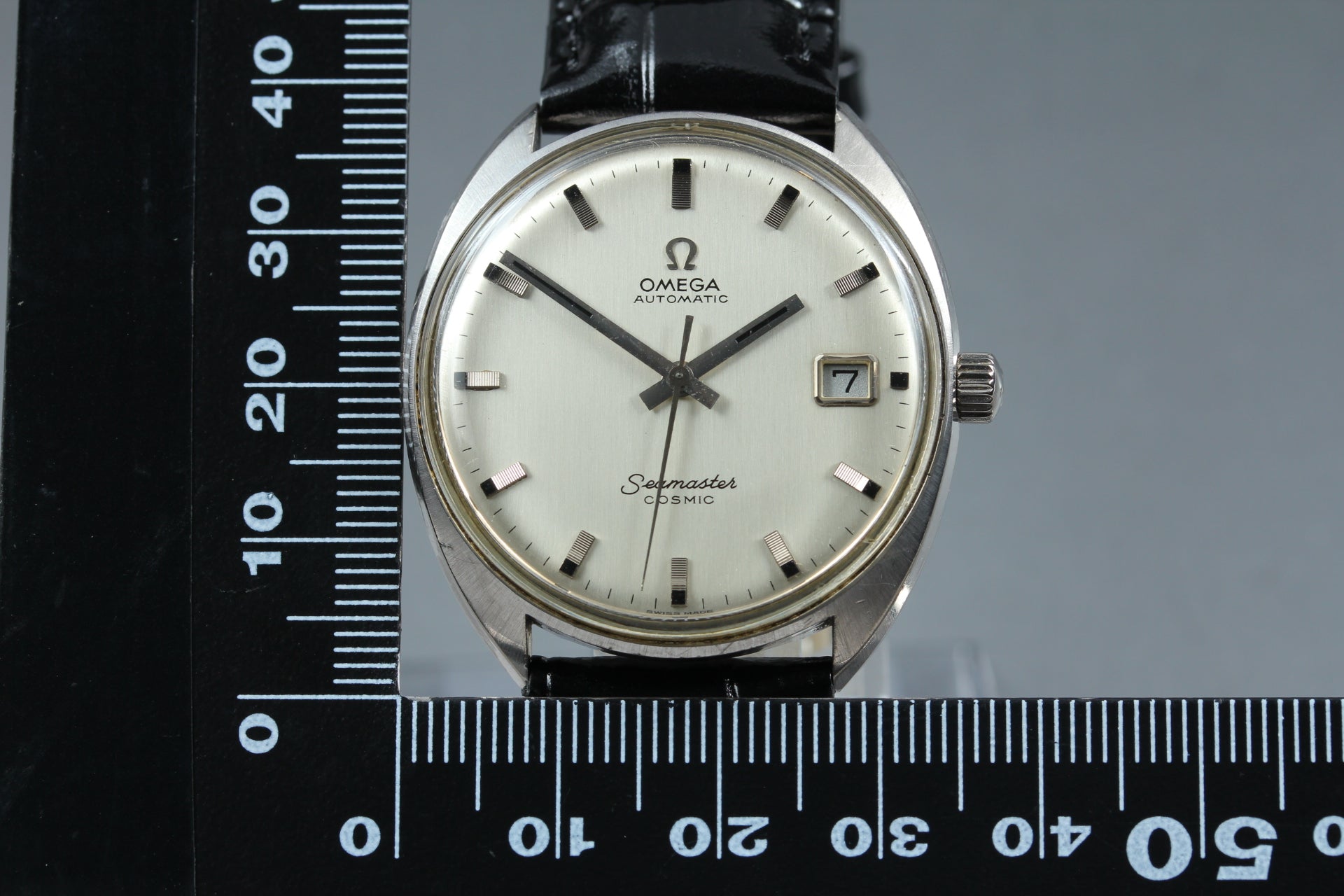 Near MINT OMEGA Seamaster COSMIC 35mm 166026 Automatic Silver Dial Men's Vintage