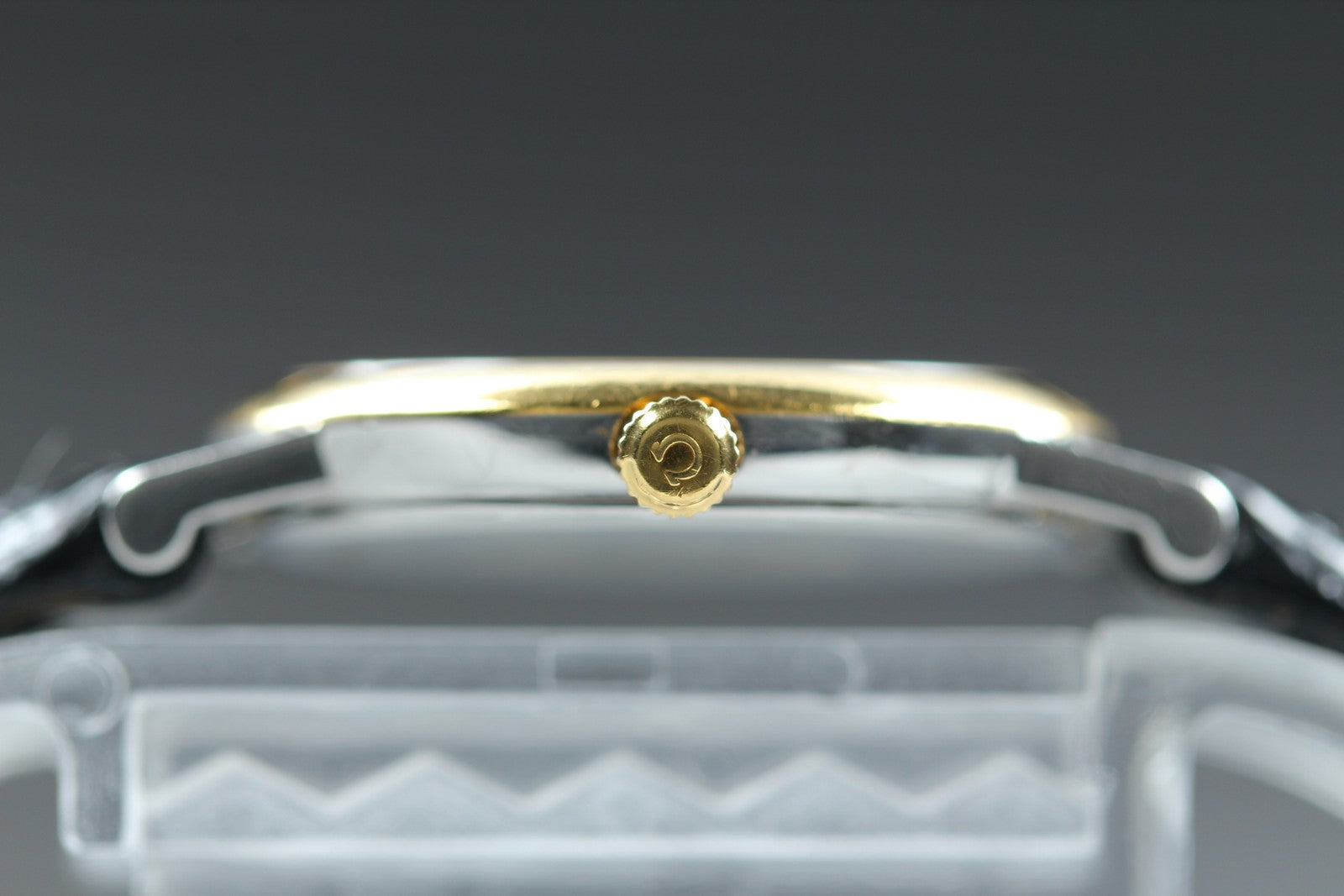 1997 Near MINT OMEGA De Ville 23mm 595.1111 Quartz White Roman Women's Vintage