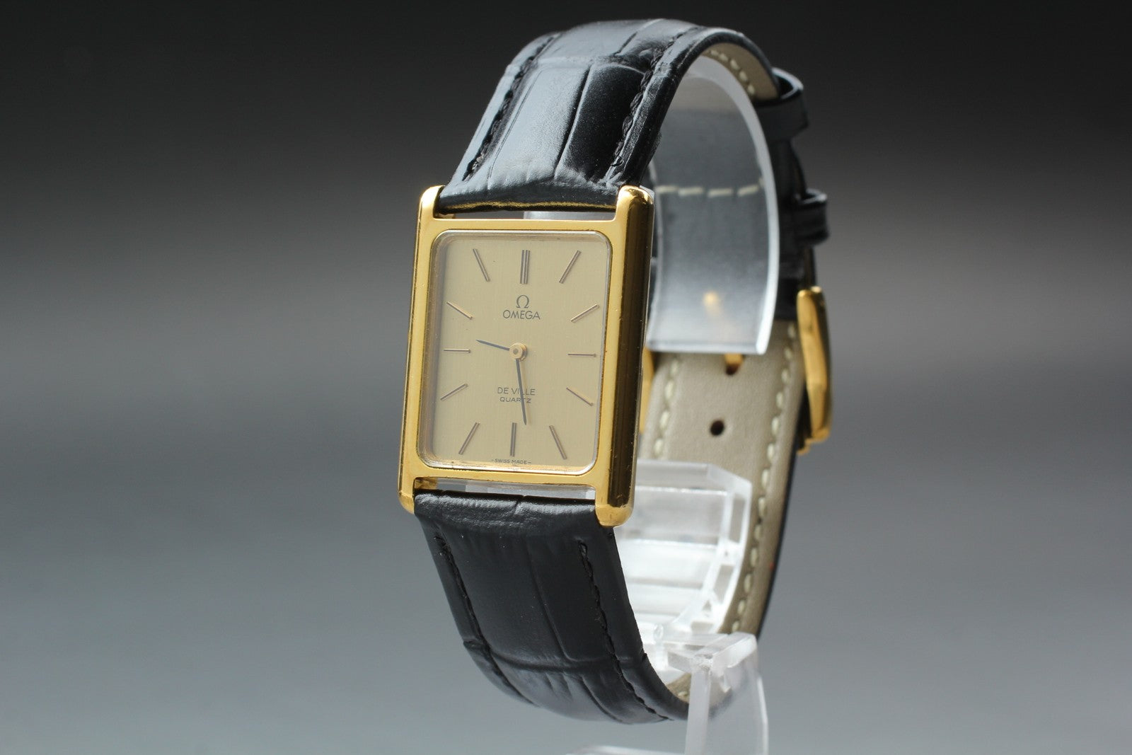 1979 Near MINT OMEGA De Ville 24mm 591.0027 Quartz Gold Dial Tank Unisex Vintage