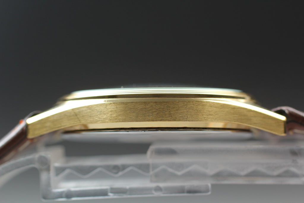 1981 Near MINT OMEGA Seamaster 34mm 196.0217 Quartz Gold Dial Men's Vintage